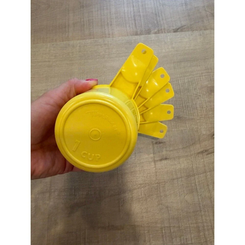 Vintage Tupperware Measuring Cups